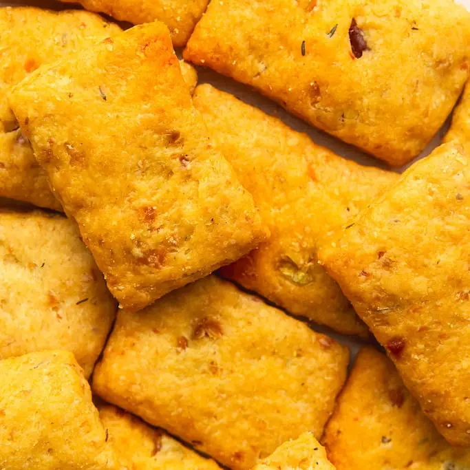 CANISTRELLI SALÉS AUX OLIVES VERTES PIMENTÉES
